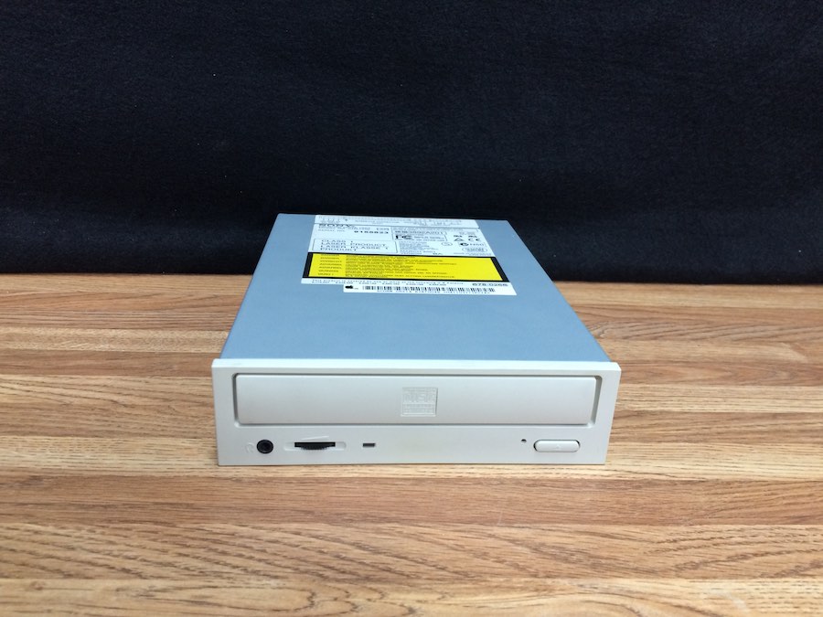 Apple CRX140E 8x, 4x, 32x, Internal CD-RW – Apple Rescue of Denver